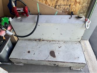 100 gal. fuel transfer tank. Pump/Nozzle/ Hose incl.
