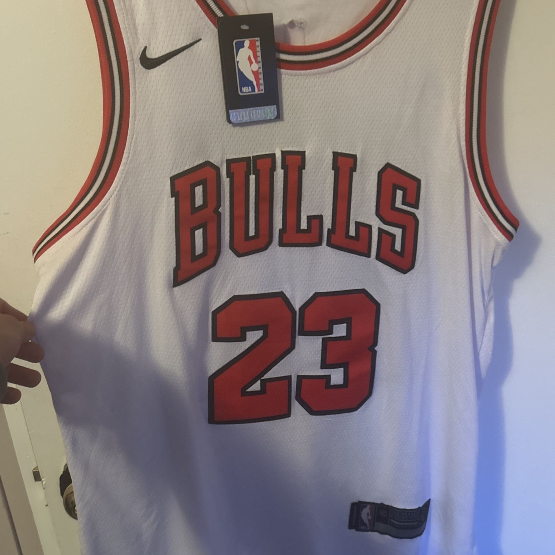 White Michael Jordan Bulls Jersey 