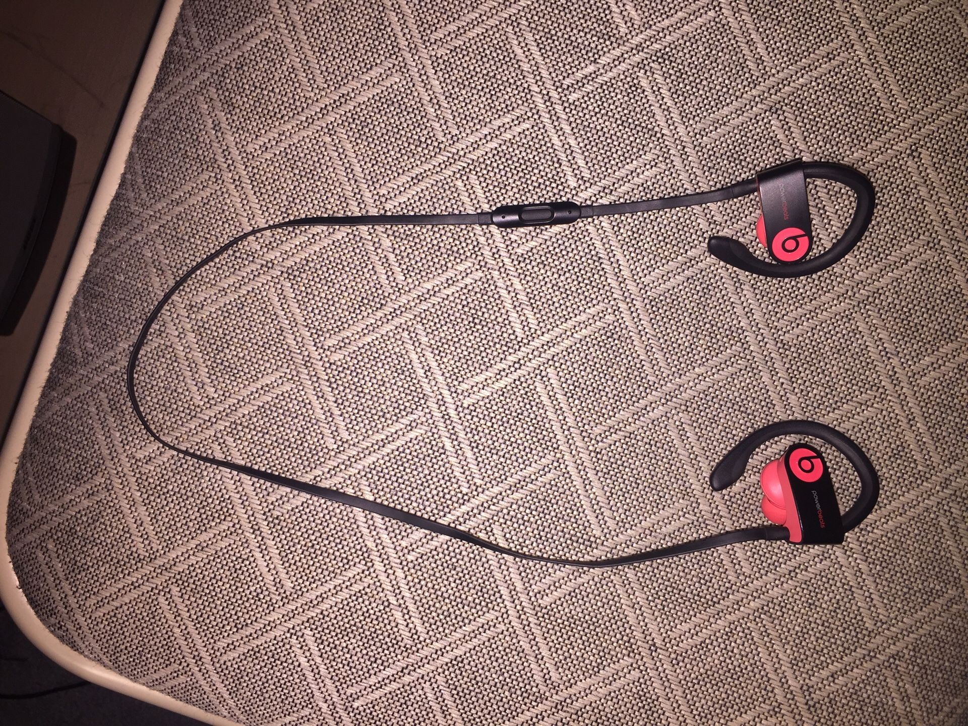 Powerbeats generation 3.
