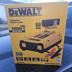 
DEWALT - 3-Way 1000-Watt Power Inverter Compatible with 20-Volt 