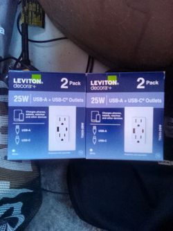 Leviton
15 Amp Decora Tamper-Resistant Duplex Outlet w/Type A & C USB Charger
