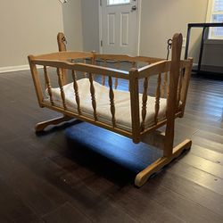 Antique Classic Baby Cradle (Perfect Condition)