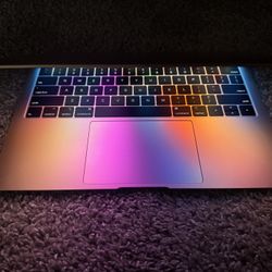 Mac Book Apple Excellent Condition 