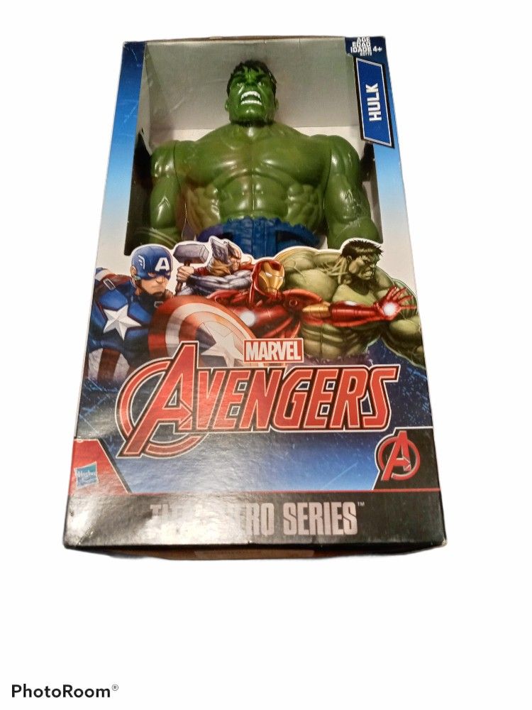 Incredible Hulk Marvel Avengers Titan Hero Series