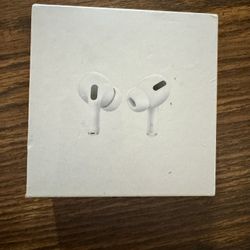 AirPods Pro – 1st Generation (with MagSafe Charging Case)
