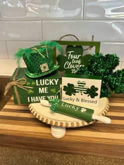 New 6 Piece Set Of St. Patrick’s Day Decor