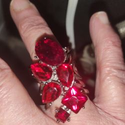 VINTAGE GOTHIC MULTI STONE RING