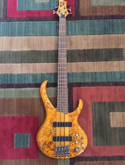 MINT CONDITION IBANEZ BTB 5 STRING BURL MAPLE BASS