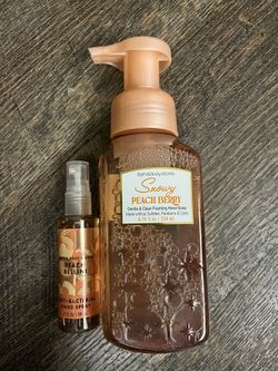 BBW hand soap & hand sanitizer snowy peach berry set