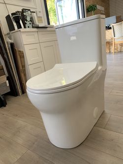 One piece toilet modern design