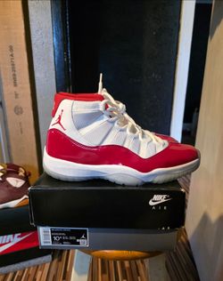 Nike Air Jordan 11 Retro Cherry excellent condition sz 10.5