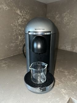 NESPRESSO COFFEE MACHINE + 6 FREE PODS