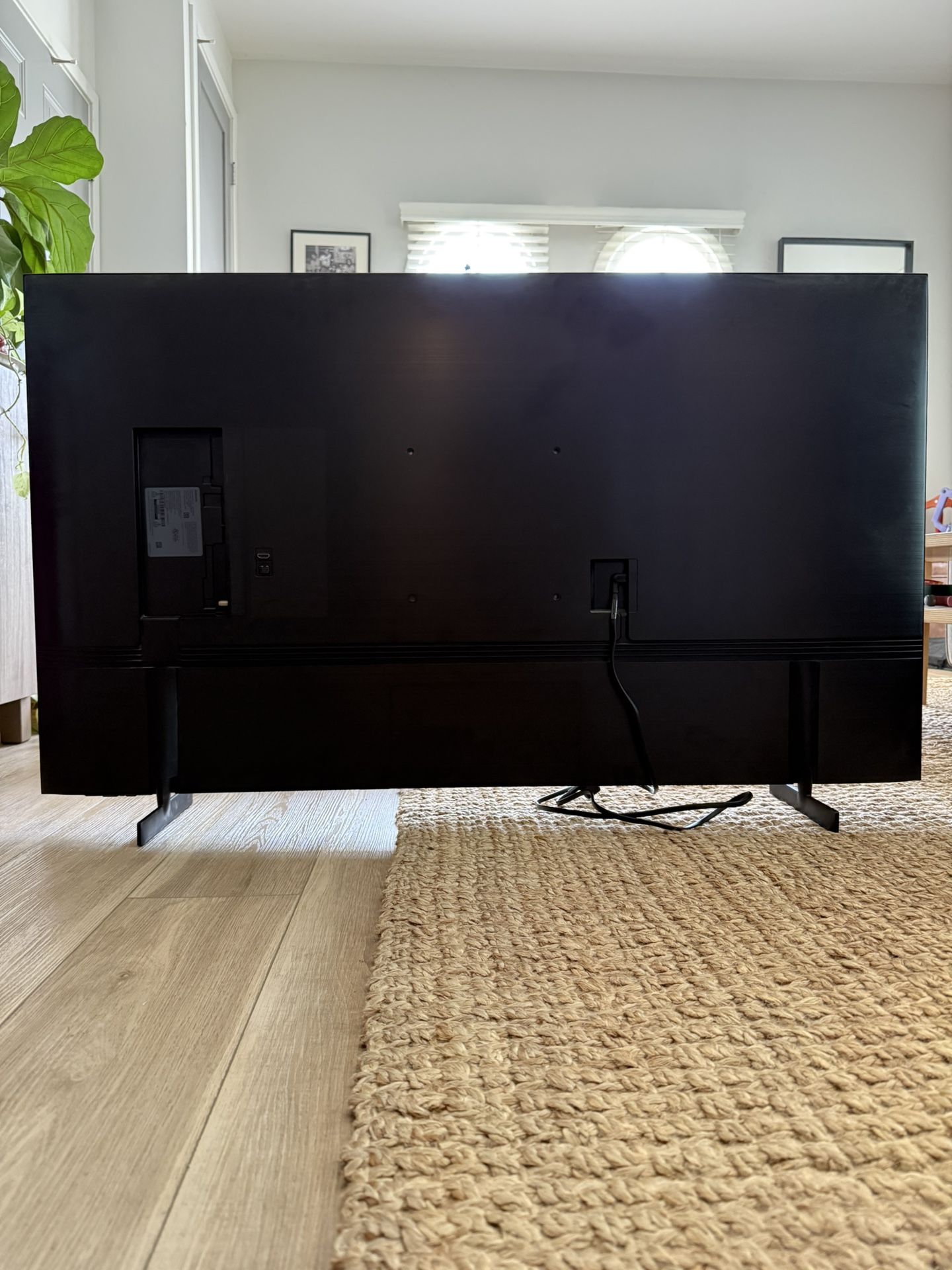 55” Samsung CU8000 Smart TV - GREAT Condition, Barely Used!