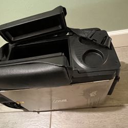 Car Cooler For Car Councils Between Two Seats 