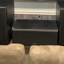 Polk Audio Bookeshlef Speakers And Center Channel