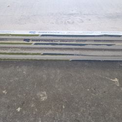4x10 NEW drywall 1/2 (5 Pieces) $60