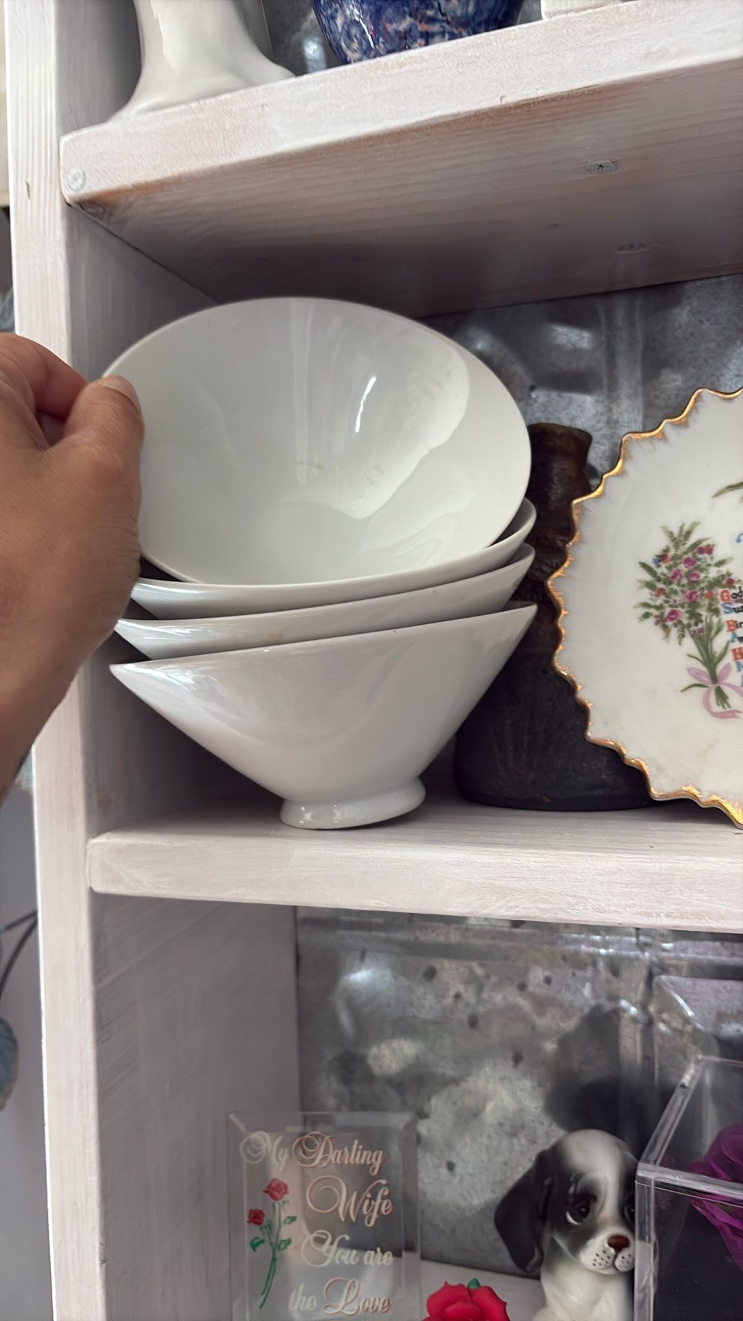 4 Small Bowls
