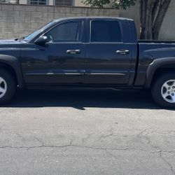 2006 Dodge Dakota 4 Door