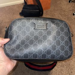 Used Gucci Shoulder Bag GG Supreme Small Black/Grey