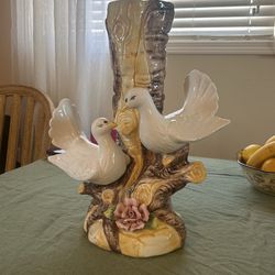 Capodimonte Love Dove Vase