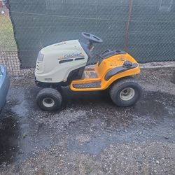 Lawn Tractor Cub Cadet Lt1050