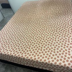 Queen Bed And Boxspring 