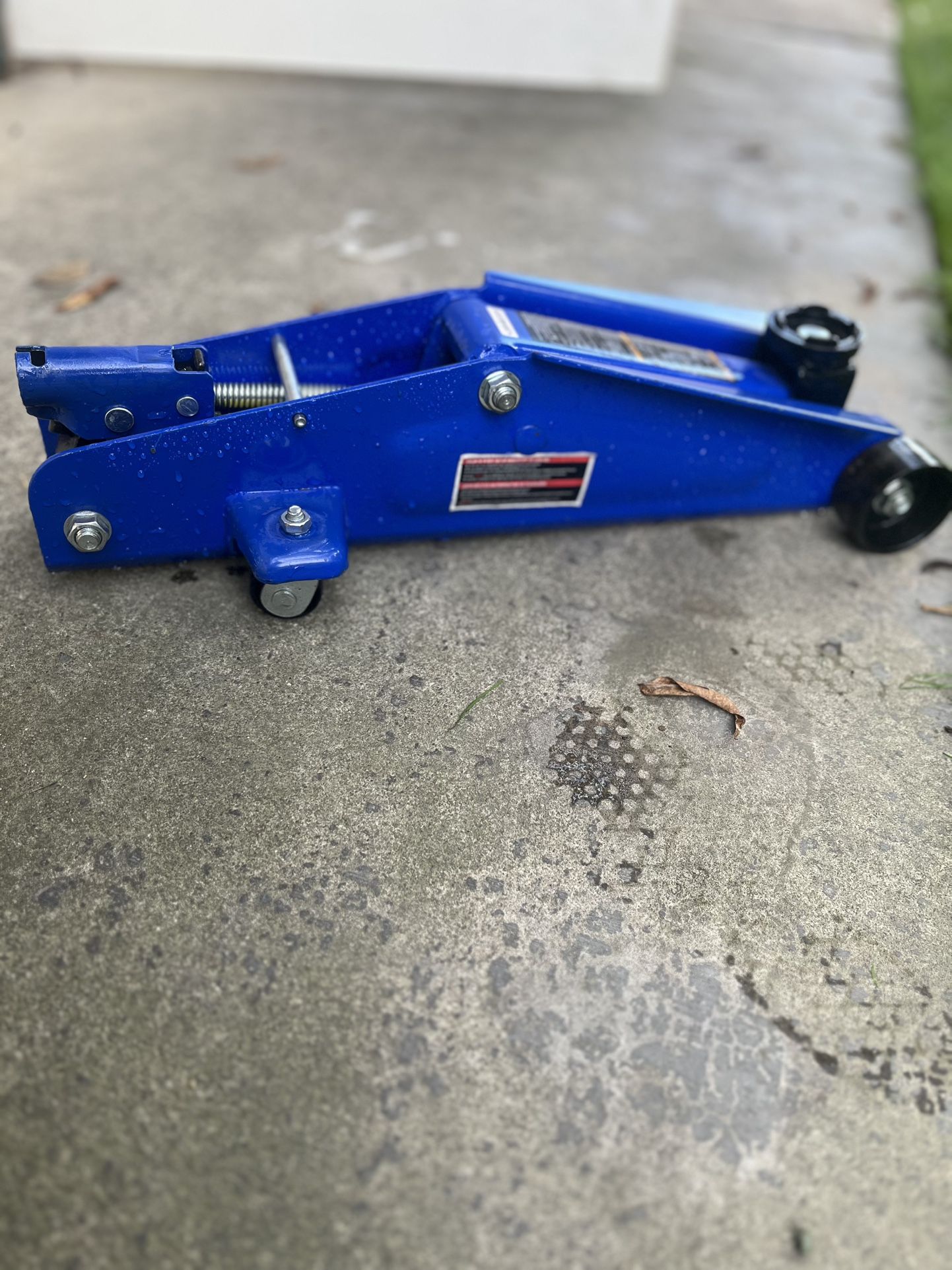 Heavy-Duty 2-Ton Hydraulic Floor Jack 