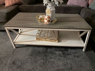 Coffee table $25 bucks