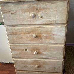 Light Solid Wood Dresser