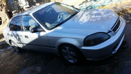 Tengo un Honda Civic 98 135 millas