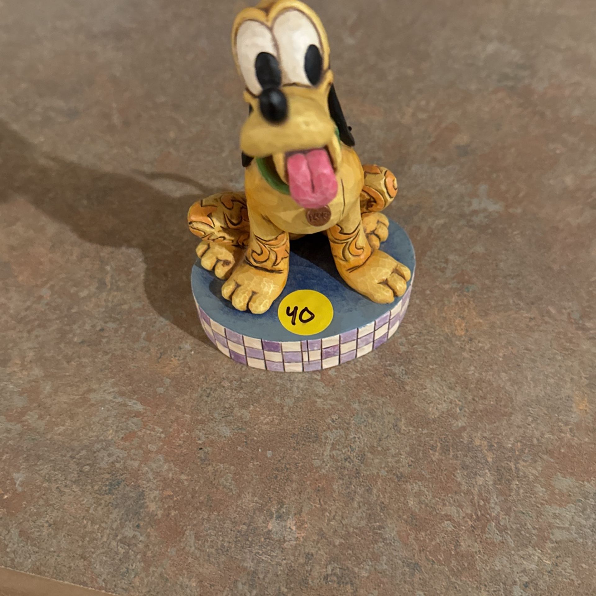 Disney Pluto Showcase Collection