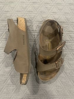 Girls Birkenstock Size 13.5