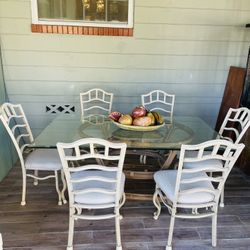 Dinner Table In Good Condition 300$