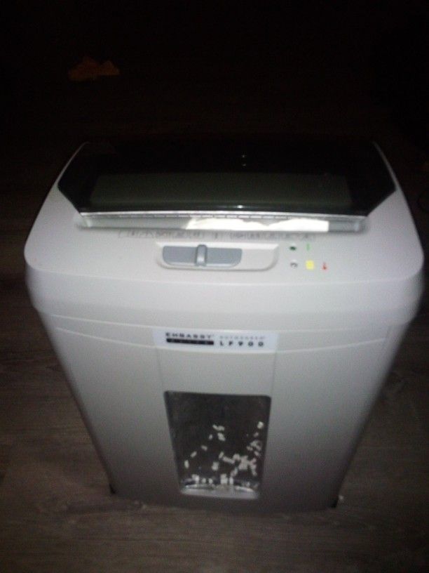 Embassy Elite LF900 Paper Shredder
