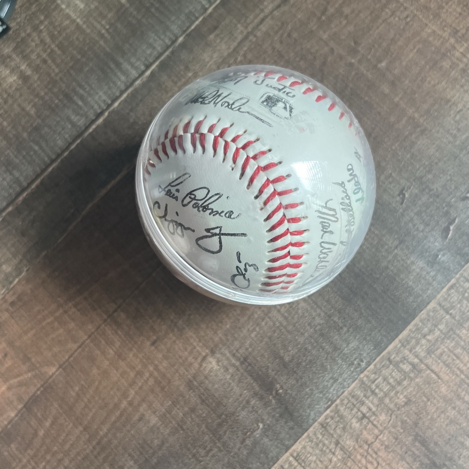 Atlanta Braves 1990s Team Handsigned Ball
