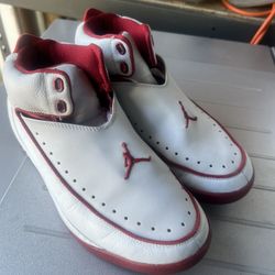 Authentic Jordan Retro 2 Size 8.5