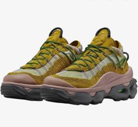 Nike Air Max Flyknit Venture Bronzine Smokey Mauve (Women's)