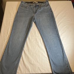 Levis Jeans Women's 14 Straight Leg/ Perfect Waist 525