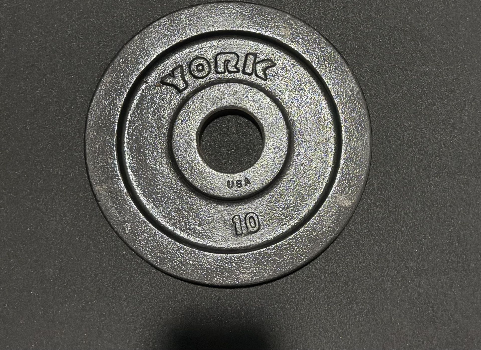 Single Vintage York 10 lB Olympic Plate $15