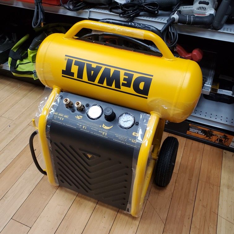 Dewalt 4.5Gal Air Compressor