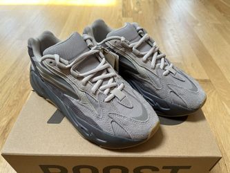 Yeezy Boost 700 V2 - Tephra - Size 6.5