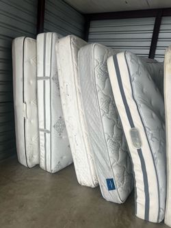 FREE 🌟KING 🌟MATTRESS