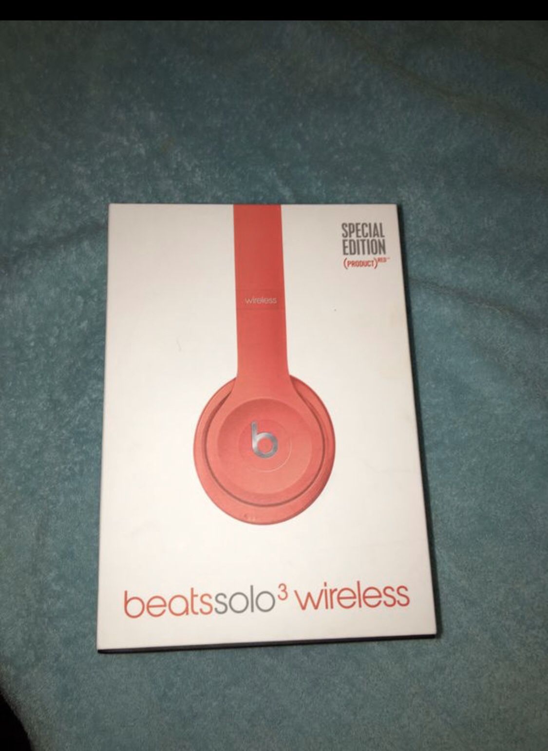 Beats solo 3 wireless product red