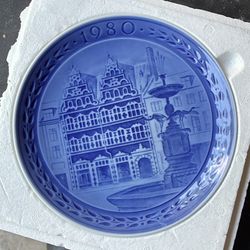 Royal Copenhagen Plate 1980