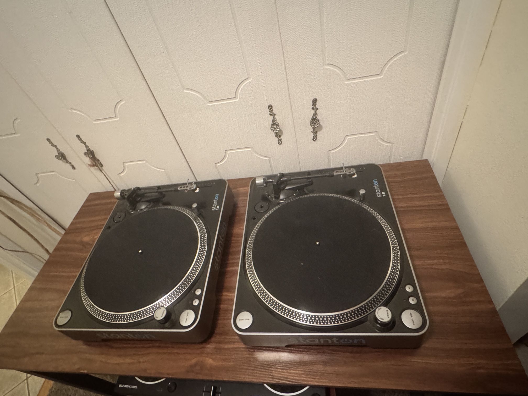 DJ turntables