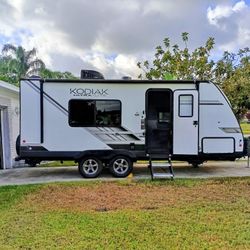 Kodiak Ultra-Lite Camper