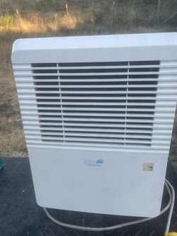 IDEAL AIR DEHUMIDIFIERS (30 pint) 