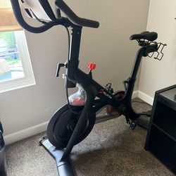 2nd Generation Peloton Bike w/shoes