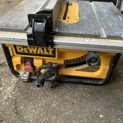 Dewallt Table Saw Vuenas Condiciones 