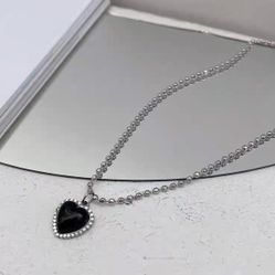 Black Heart Pendant Necklace